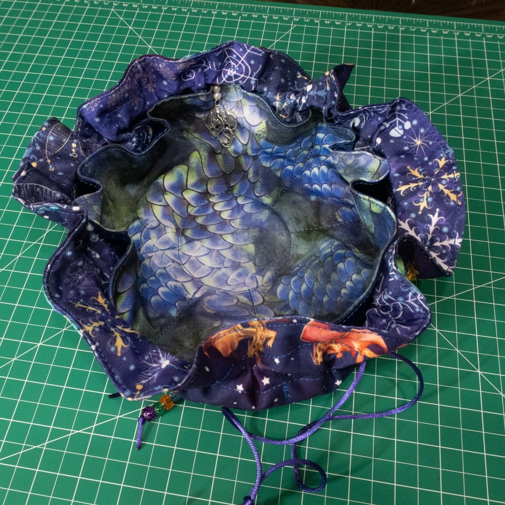 DND Dice And Throw Bag Drawstring Dragon Dice Bag Jewelry Bag Dungeon & Dragons